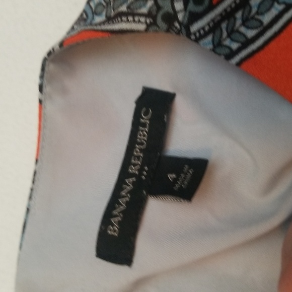 *LAST CHANCE ITEM!* Banana Republic Medallion Shift Dress Size 4 - Picture 6 of 6